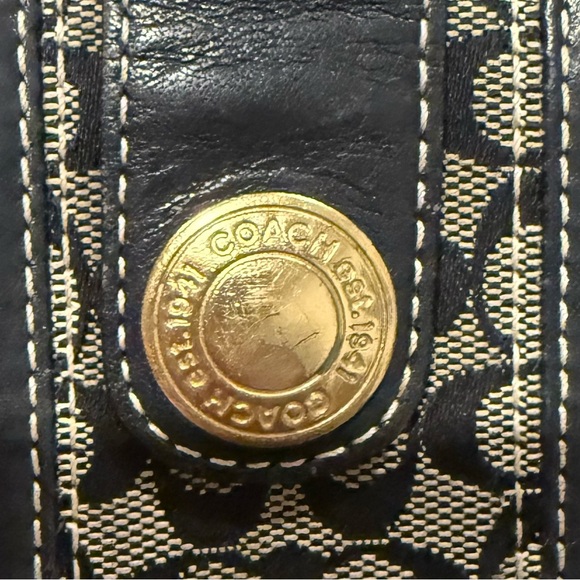 Coach Leather Signature Bi Fold Wallet - Picture 2 of 10